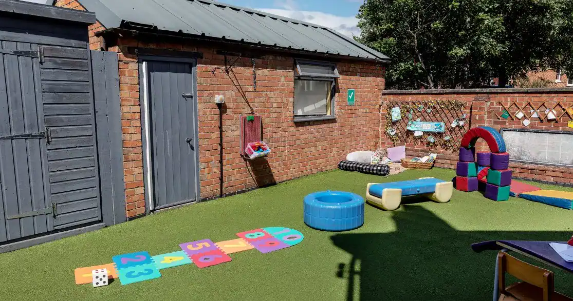 Outdoor garden at The Willows